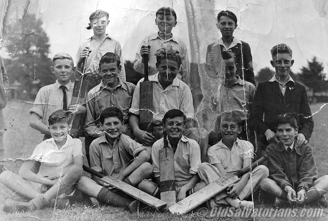 Early 1940s Cricket Team